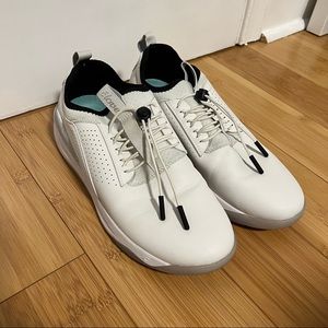 Clove sneakers